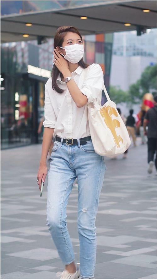 女士牛仔衬衫搭配图片,女士衬衫搭配指南