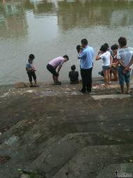 跳河图片,跳河瞬间，生死攸关的瞬间抉择