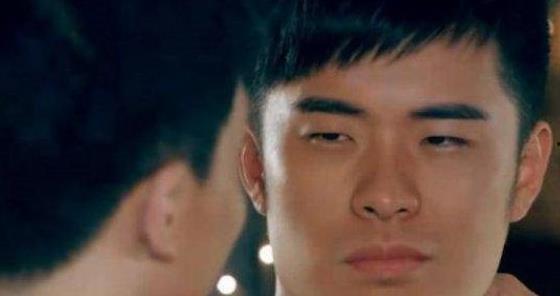 陈赫有没有背景,从草根明星到人气王，揭秘其背后的神秘背景